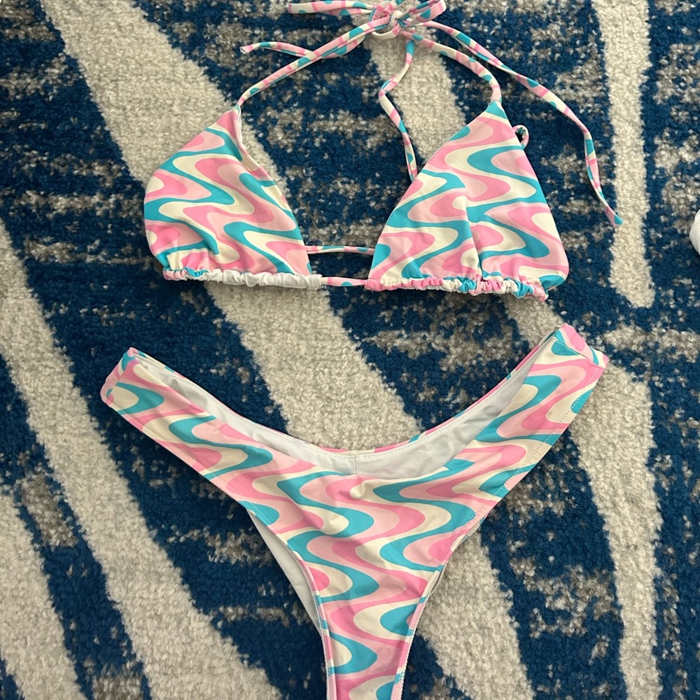 Frankie’s bikinis set size m